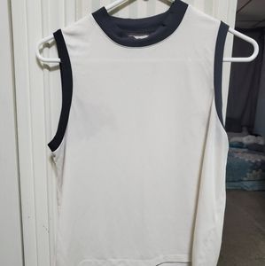 Sleeveless shirt